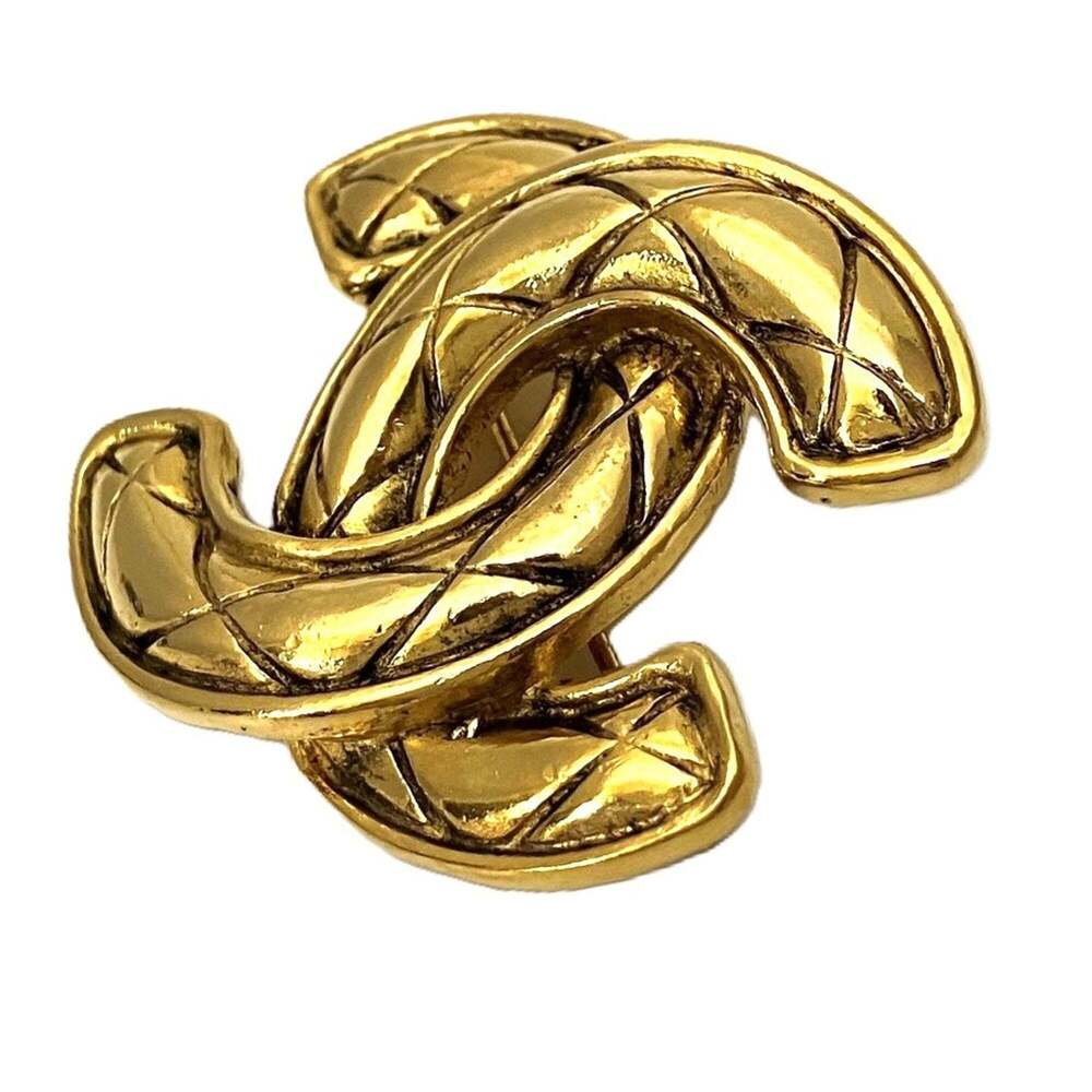CHANEL Gold Brooch - Picture 6 of 9